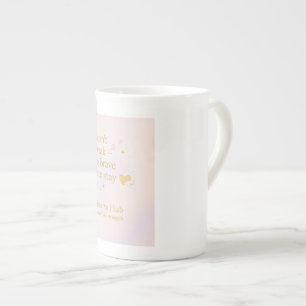 De Porcelana Coragem Suave – Caneca Pastel Inspiradora