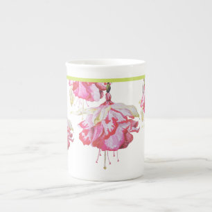 De Porcelana Fuchsias exóticas numa caneca chinesa óssea