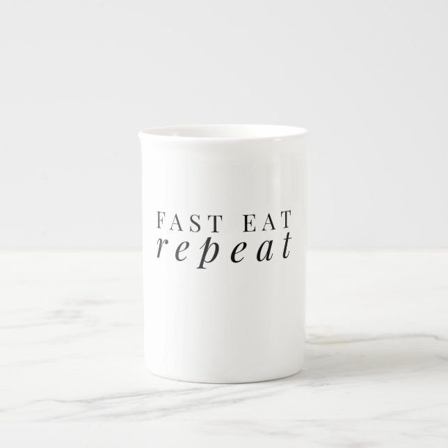 De Porcelana Rápido coma a caneca do clássico da repetição (Frente)
