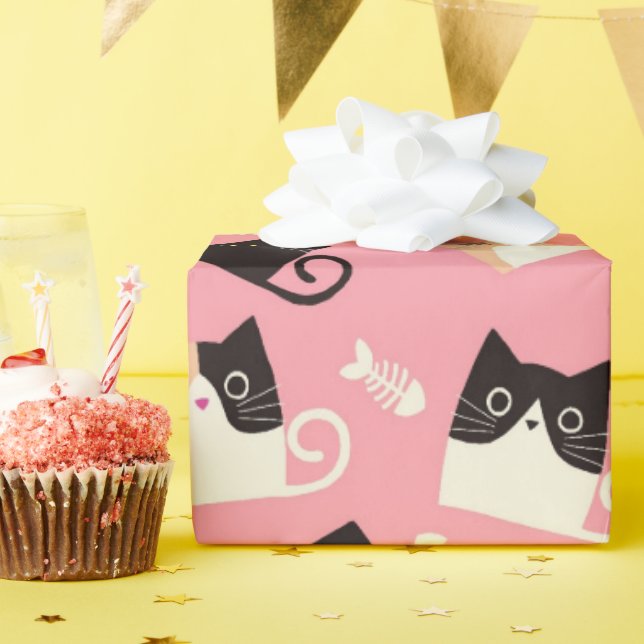 De Presente Gato bonito embrulhando papel rosa (Festa de aniversário)