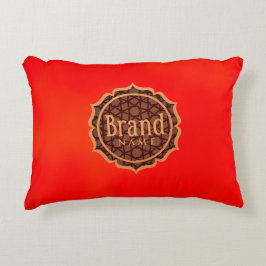 Decorativa Almofada vermelha com um logotipo decorativo