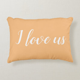 Decorativa "Eu amo nós" em Almofada com Acento Laranja / Lara