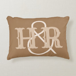 Decorativa Iniciais de Casal Feliz em uma Almofada de Acento