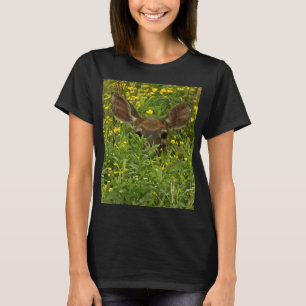Deer entre flores silvestres T-Shirt feminina