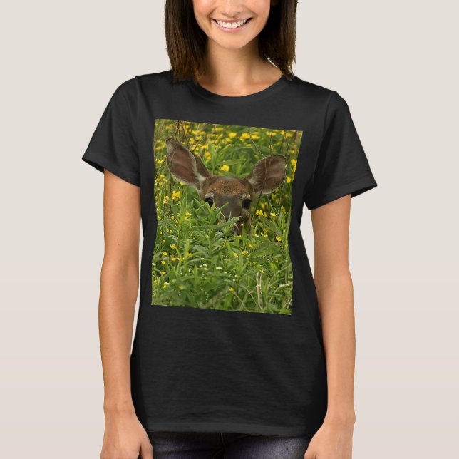 Deer entre flores silvestres T-Shirt feminina (Frente)