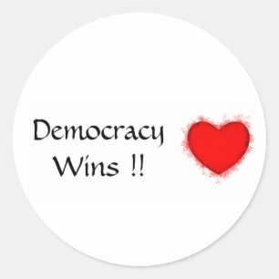 Democracia ganha adesivo