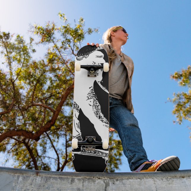 Desfrute do skate urbano retrô (Ao ar livre 1)