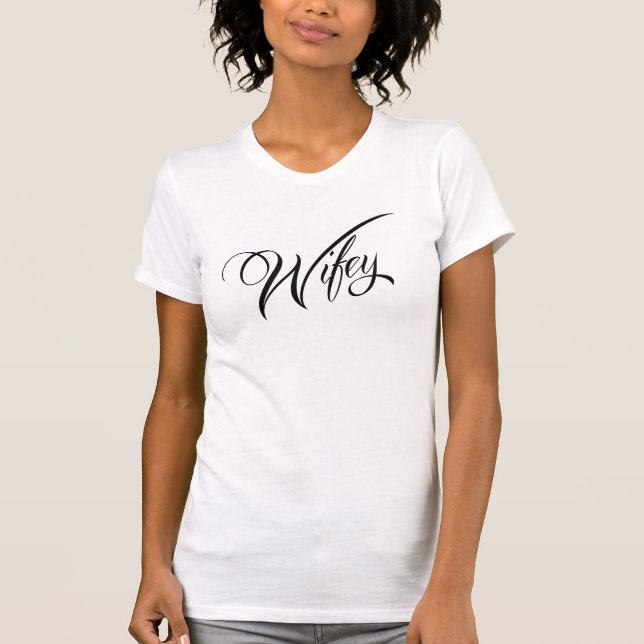 Design de Camisa de Wifeia Bela e Chica (Frente)