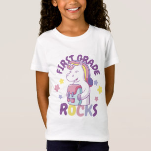design de camiseta de desenho animado de unicórnio