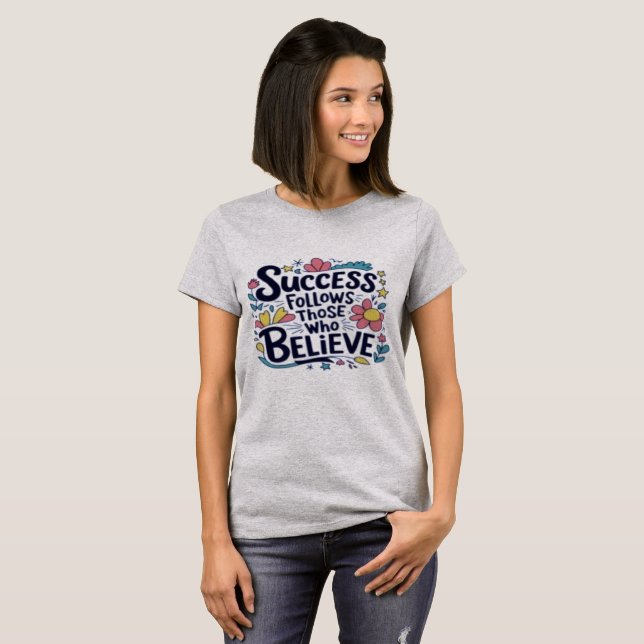 design de moda caminhando e camiseta de bondade (Frente Completa)