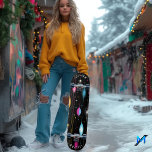 Design de Skate de explosão atômica retroativa<br><div class="desc">Volte para a era atômica com este design de baralho de skate retroestelar, combinando a estética moderna do médio com o talento contemporâneo. Apresentando uma explosão colorida de estrelas e padrões geométricos em magenta vívida, lacre e ouro sobre um fundo preto elegante, este skate nostálgico, porém moderno, é perfeito para...</div>