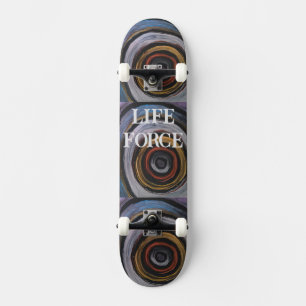 DESIGN DO SKATEBOARD PELO ARTISTA PAULA REILLY.