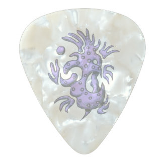 Design roxo na picareta da guitarra