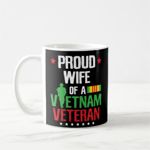 Dia de veteranos orgulhoso da caneca de café do