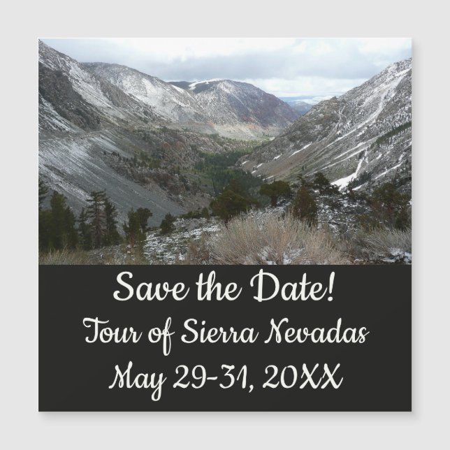 Dirigindo pelas montanhas Snowy Sierra Nevada (Frente)