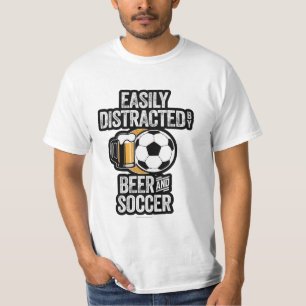 Distraído facilmente por Cerveja e Camisa de Futeb