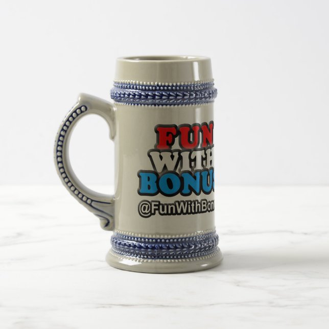 Divertimento com caneca de cerveja do bônus (Esquerda)