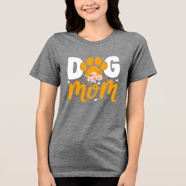 Dog Mom T-Shirt • Orange Paw Print Floral Design (Frente)