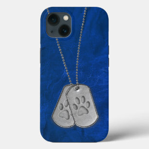 Dog tags militares com impressões de pata sobre c