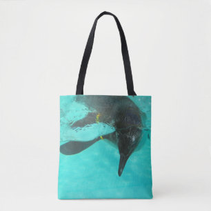 Dois pinguins diferentes em bolsa azul tote