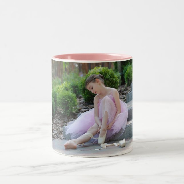Dois Tons Duas caneca de café tonta com balé em rosa. (Centro)