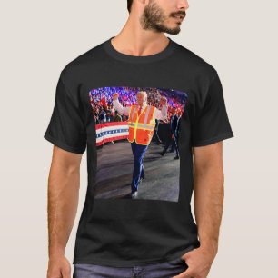 Donald Trump Dirige No Lixo De Camisas De Lixo
