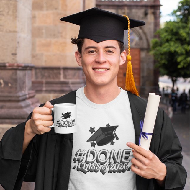 #DONE Class of 2026 Graduation  T-Shirt (Criador carregado)