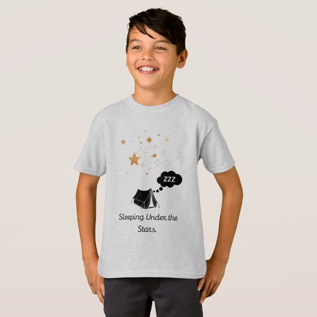Dormindo debaixo da camiseta básica das estrelas (Frente Completa)