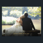 Dourada Dust Confetti Foto de Casamento<br><div class="desc">Personalize com sua própria foto e nomes. Apresentando um elegante confete de ouro. Projetado por Piglet © Pura em www.zazzle.com/purepiglet*.</div>