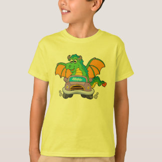 Dragão que conduz um carro! Camisa de T