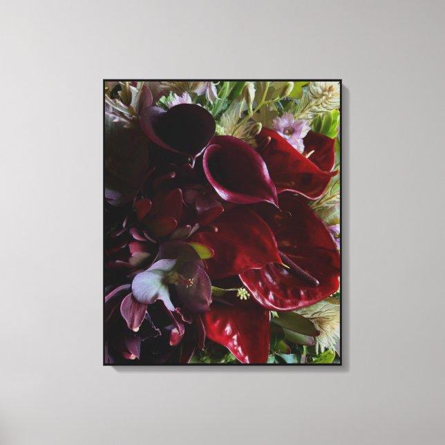 Dramatic Burgundy Floral Canvas (Frente)