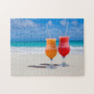 Duas Bebidas no Quebra-cabeça da costa da praia