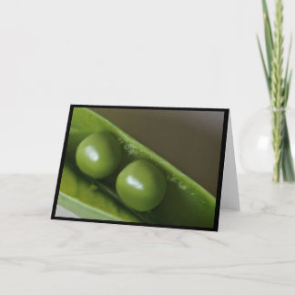 Duas ervilhas em um cartão do vagem (vazio)