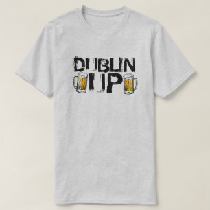 Dublin acima dos t-shirt do St. Patricks