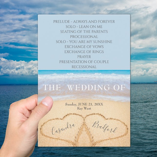 Dusty Blue Hearts in Sand Beach Wedding Program (Criador carregado)
