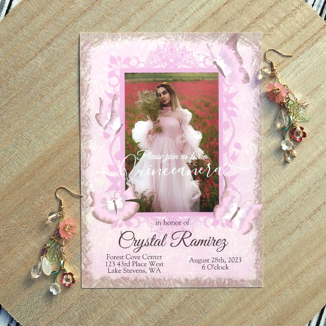 Dusty Pink, Borboleta Vintage Quinceanera Convite (fancy light pink quinceanera invitations with butterflies, decorative vines leaves border)