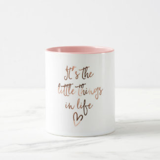 "É as coisas pequenas caneca de café na vida"