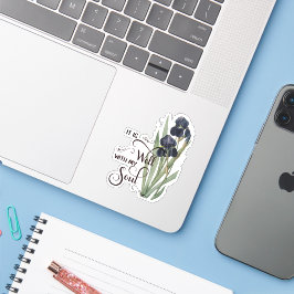 É um adesivo de íris roxa bem feito