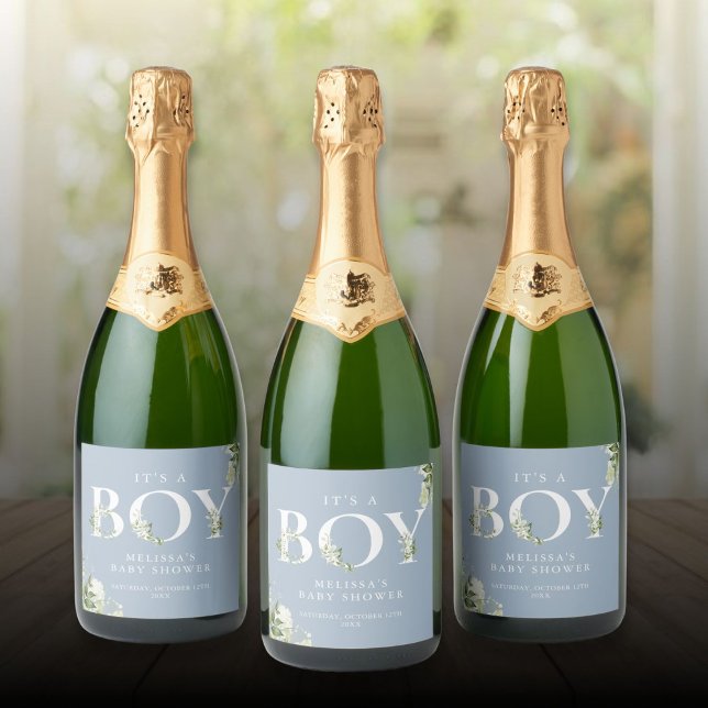 É um menino verde - Letra azul poeirenta (Its A Boy Greenery Letter Dusty Blue Baby Shower Sparkling Wine Label)