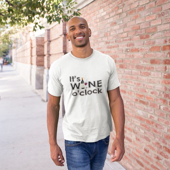 É Vinho O'Clock T-Shirt (Criador carregado)