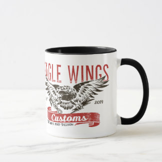 Eagle voa a caneca do "fechamento & da chave "