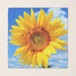 Echarpe Girassol Amarelo e Abelhas no Céu Azul - Verão<br><div class="desc">Girassol Amarelo e Abelhas no Céu Azul - Dia de Verão - Natureza do Flor de Fotografias - Você também pode personalizar - Escolher / Adicionar Sua Foto Única - Imagem / Texto - Nome / Cor / Fonte / Tamanho / Mais - Faça seu Presente Especial - Redimensionar e...</div>