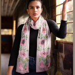 Echarpe Gradiente rosa Chiffon Scarf<br><div class="desc">Um cachecol de chiffon retângulo longo com lindas flores cor-de-rosa sobre um fundo de gradiente cor-de-rosa com uma tira de corações em ambos os lados de cada padrão floral/folha. Você pode escolher qualquer tamanho disponível. Este cachecol faria um presente perfeito para ela,  sua mãe,  irmã,  namorada ou uma amiga.</div>