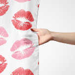 Echarpe Lábios Vermelhos e Rosa, Padrão De Lábios, Batom,<br><div class="desc">Elegant,  stylish and sophisticated pattern with red and pink lips on white background. Modern and trendy gift,  perfect for the makeup lover in your life.</div>