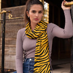 Echarpe Padrão de faixas de Tigre Preto Laranja<br><div class="desc">Laranja Black Tiger Stripes Padrão Scarf</div>