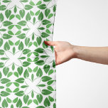 Echarpe Padrão De Folha, Padrão De Folhas, Folhas Verdes<br><div class="desc">Padrão elegante,  na moda e sofisticado com folhas verdes. Presente moderno e moderno,  perfeito para o amante da natureza em sua vida.</div>