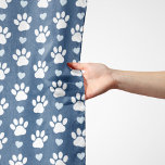 Echarpe Pestanas, Patas-Cães, Patas Brancas, Corações Azui<br><div class="desc">Padrão bonito,  divertido e adorável com patas brancas e corações azuis. Presente moderno e moderno,  perfeito para o amante do cão em sua vida.</div>