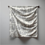 Echarpe Quadrado elegante de toile negra de jouy<br><div class="desc">Vintage retro black toile de jouy Scarf. Melhore o seu guarda-roupa com a elegância eterno de toile de jouy vintage designs, inspirada pelos padrões requintados das cenas do campo francês. Estas sofisticadas impressões Toile são uma raiva constante no momento, belas designs que trazem beleza natural e charme. Este cachecol em...</div>