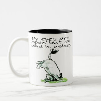 Eeyore engraçado cita caneca 'meus olhos estão abe