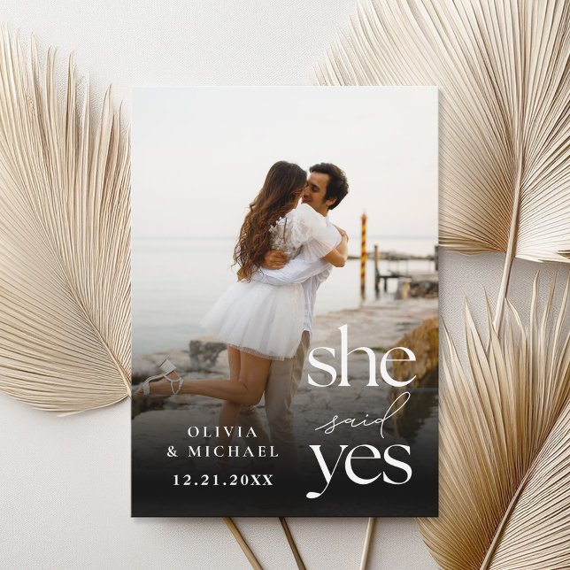 Ela Disse Sim Anúncio Moderno do Noivado Fotográfi (Criador carregado)
